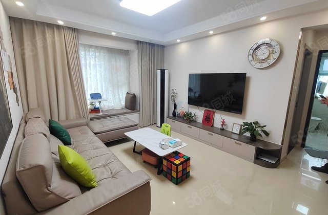 文轩本部 东关国际 精装三室2卫边户  满二 送储