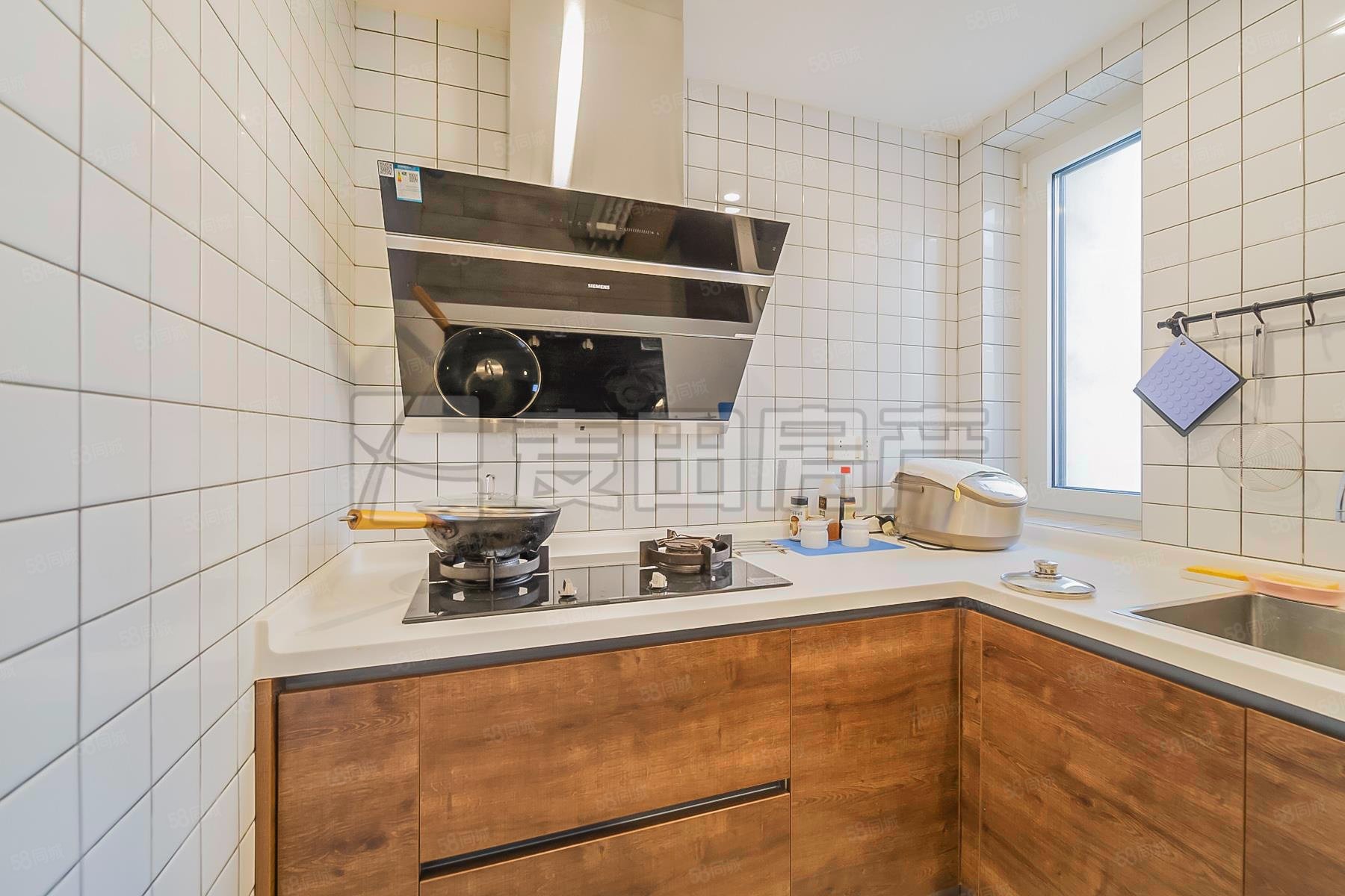 國風上觀4室2廳2衛(wèi)227㎡南北1430萬