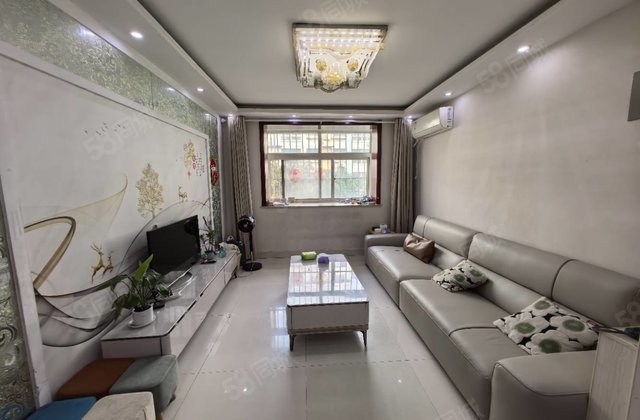 汽车站万达附近～精装婚房～送储～多层三楼地暖房～免大税