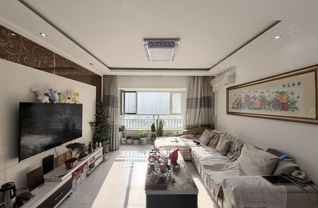 急售！建设路电梯房，99平三居室仅售62万，  方便，婚房