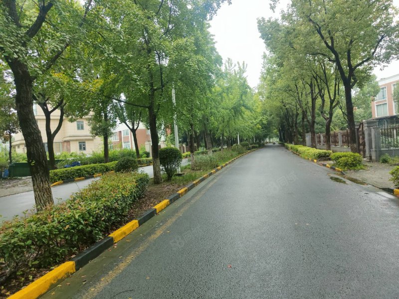 太阳岛高尔夫别墅超低密度独栋别墅小区新商品房