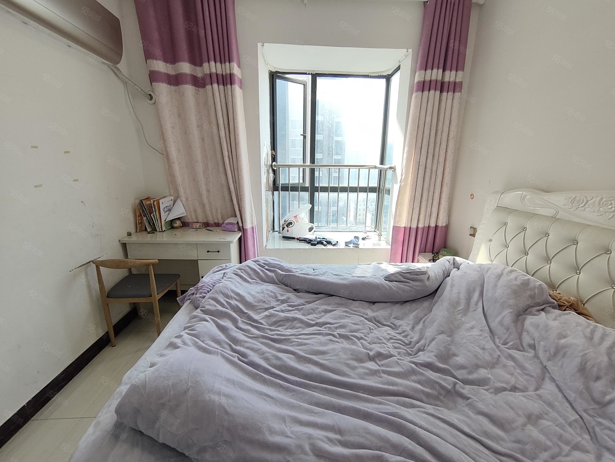 奥林清华3室2厅1卫110㎡北50万