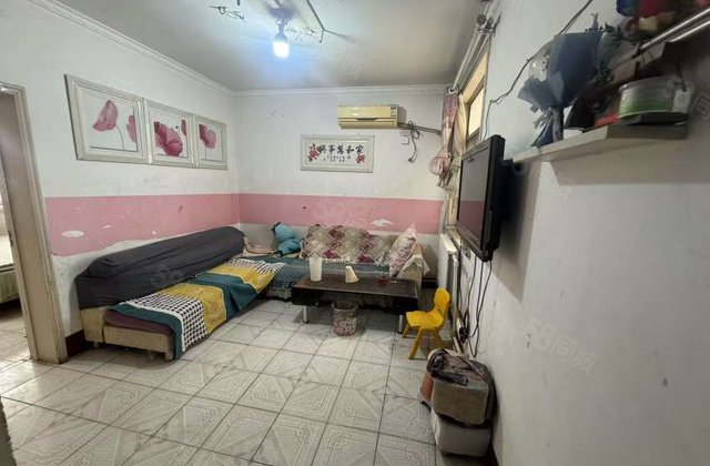 文轩总校 公安局家属院 多层3楼，看房有钥匙