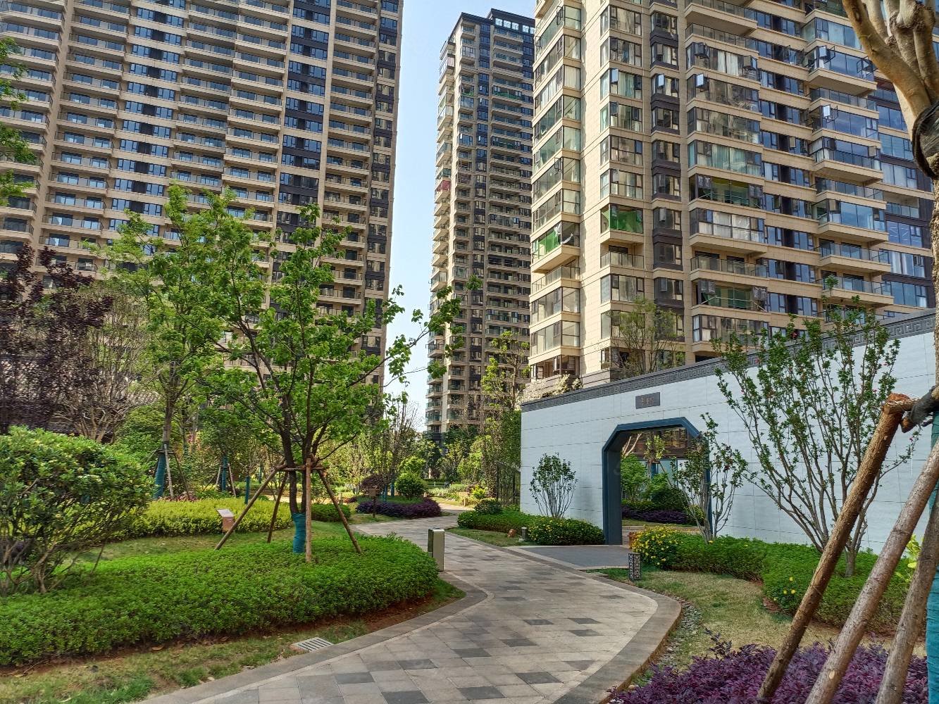 光明璟宸苑4室2厅2卫130㎡东南100万