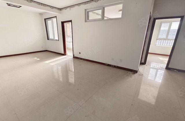 昌润莲城旁三室两厅，中间楼层，免大税，东苑中学旁