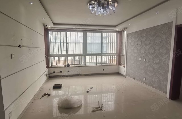 急售嘉明新城邦，水岸新城东边户客厅带飘窗3室免大税有钥匙随看