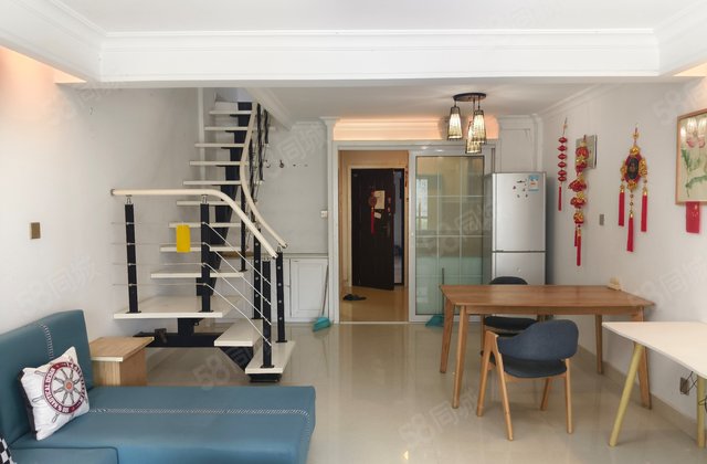 当代国际，复式楼，民水民电有地暖，好停车，上下126平,