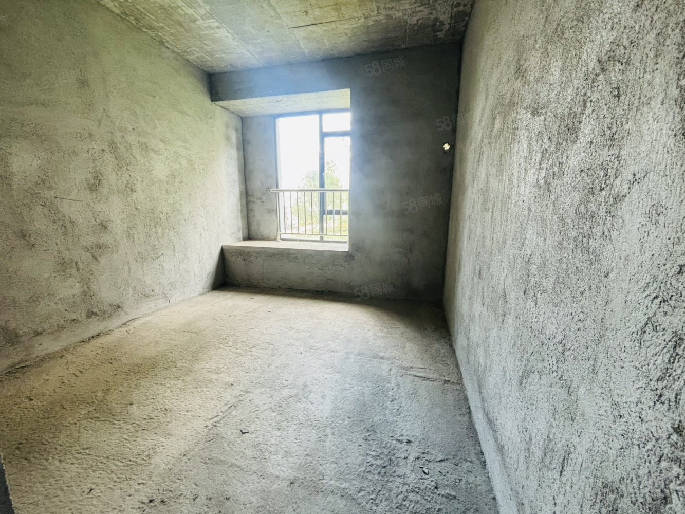 创维瑜园4室2厅2卫131㎡南北53万