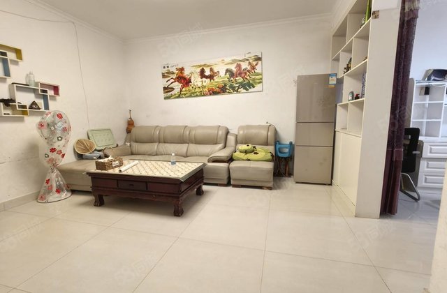 精装带东西拎包入住 电梯准新房近   前排无遮挡