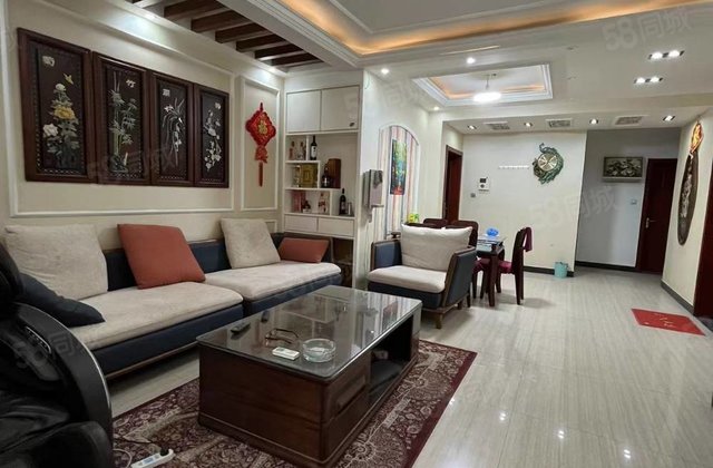 名人苑户型好一楼免大税随时过户停车便有充足车位