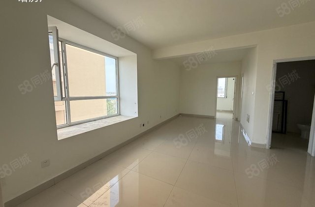 嘉明 水岸新城 君悦华庭三室电梯11楼边户 免大税看房有钥匙