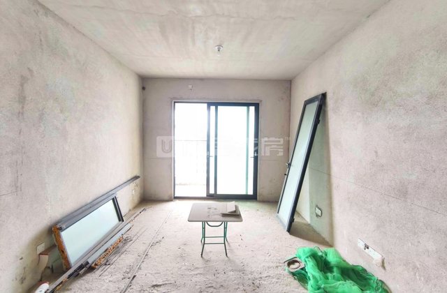 华发国宾壹号3室1厅97㎡130万二手房图片