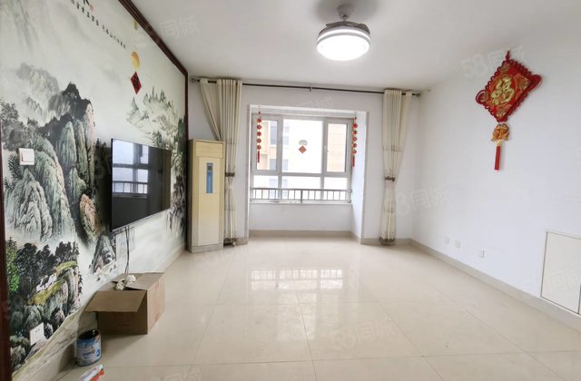 急售 三室东边户 中间楼层 免大税  电梯地暖房 南北通透！