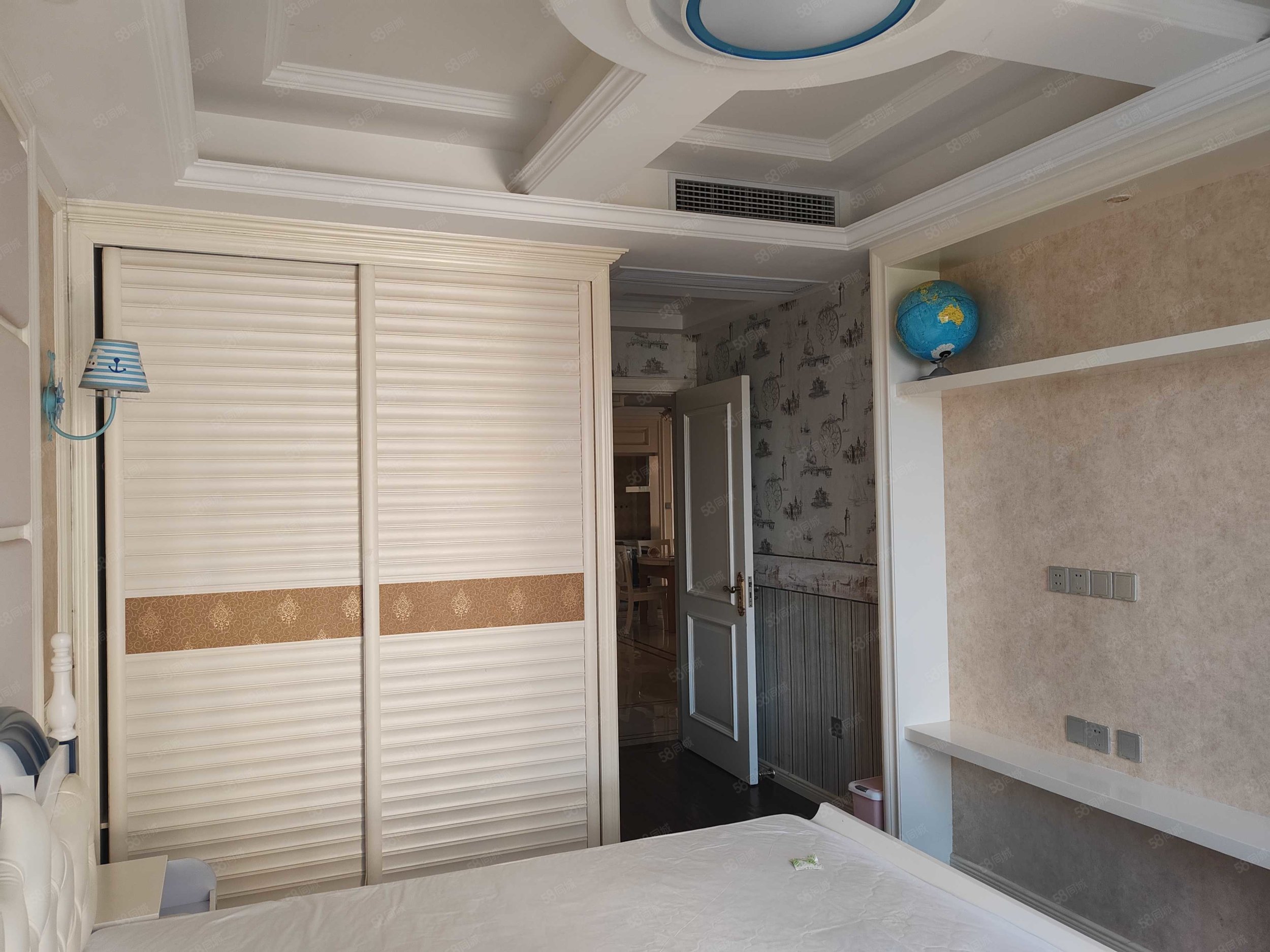 东方广场(开化)4室2厅2卫131㎡南175万