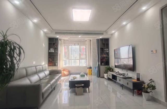 旅游区新一中 民生凤凰城精装四室双车位 高档小区   带储