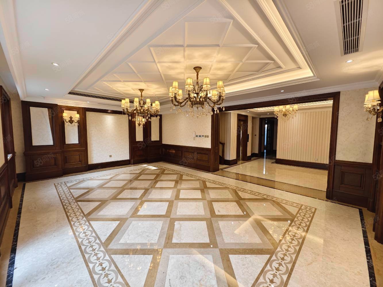 融創(chuàng)千章墅7室4廳5衛(wèi)454.58㎡南北2490萬(wàn)