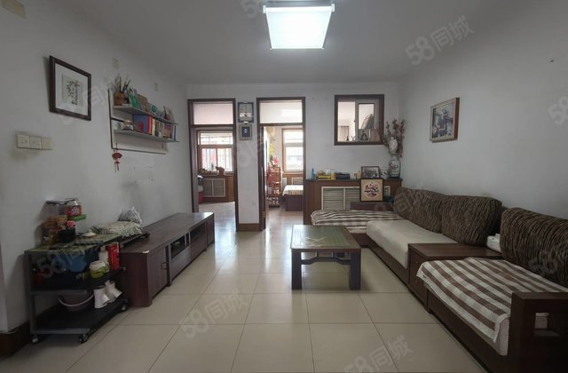 兴华路xiao学老东昌，大楼附近单位家属院，停车方便有储藏室