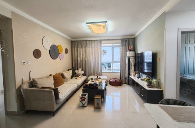 急售老文轩电梯地暖房，次新房装修好，带储藏室好停车！南北通透