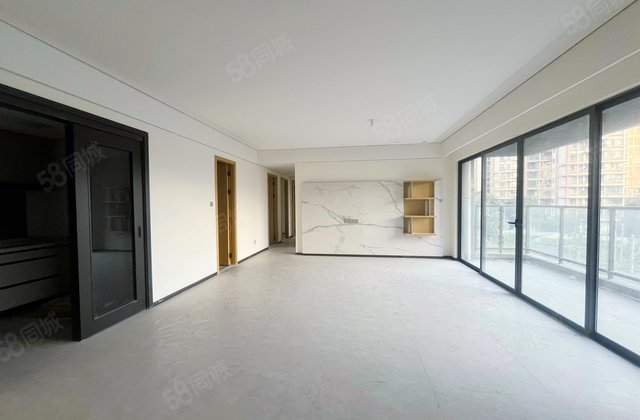 合景天銮4室2厅134㎡188万二手房图片