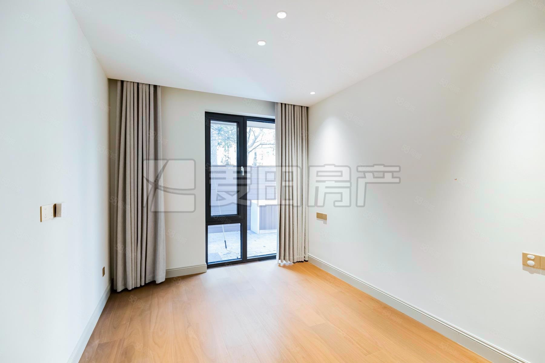 裕京花園別墅5室3廳4衛(wèi)291.11㎡南北2900萬