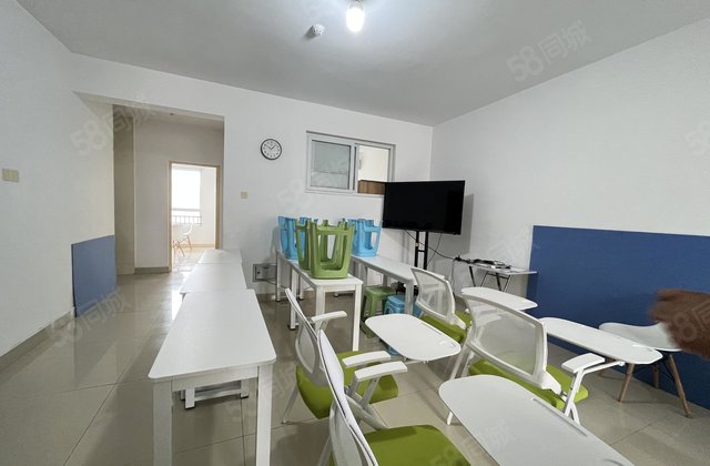 公园首府 正南朝向 产权清晰 房龄新 商圈成熟 出行方便