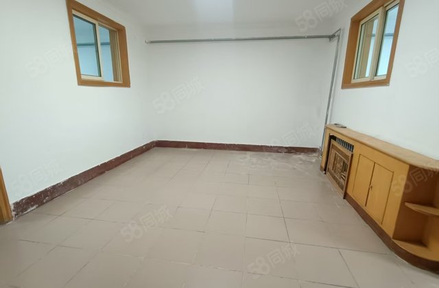 益民胡同！兴华路  ！东昌！出家门进校门三室低楼层