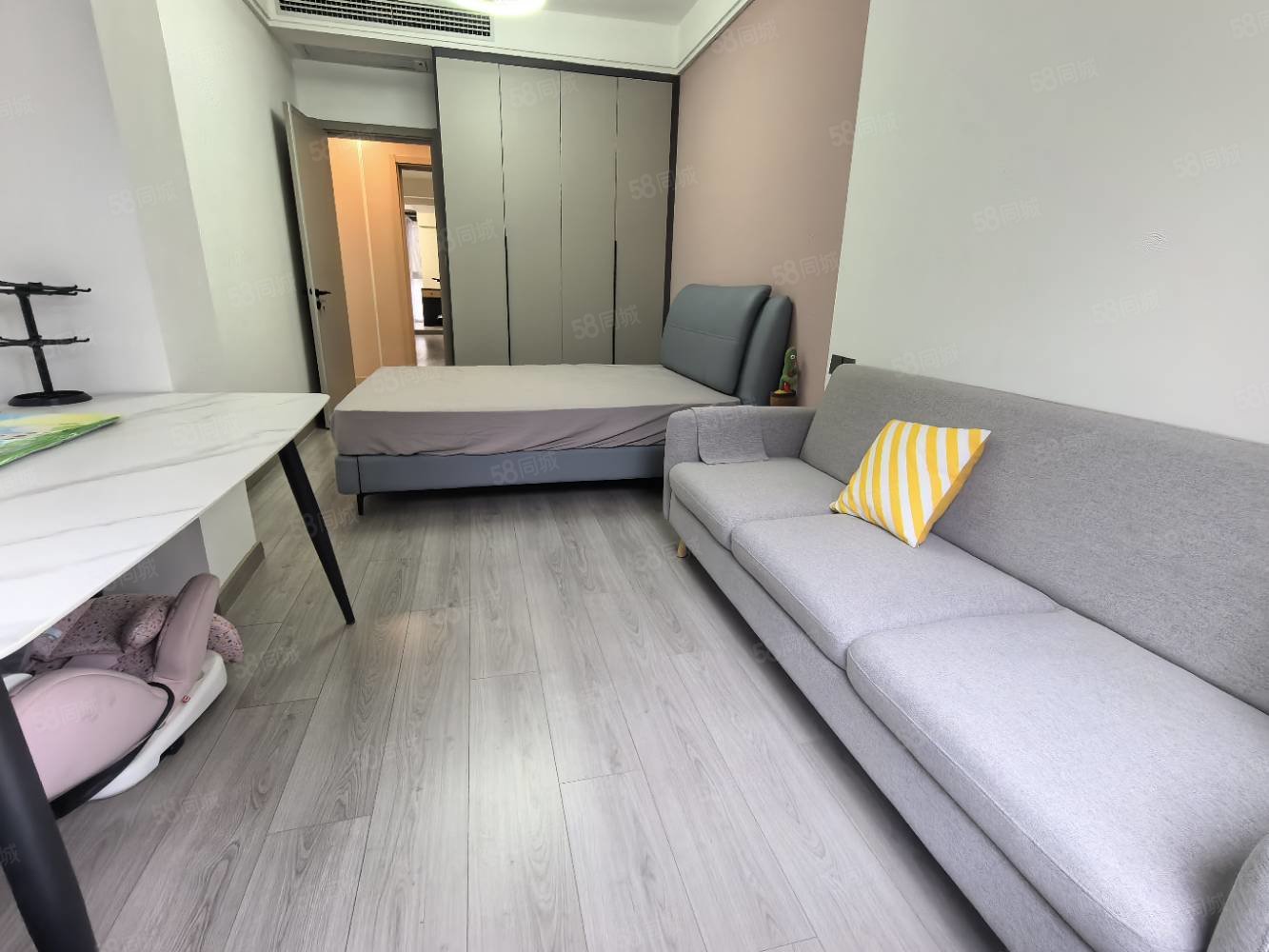 港中旅公元6室2厅3卫143㎡南北189万