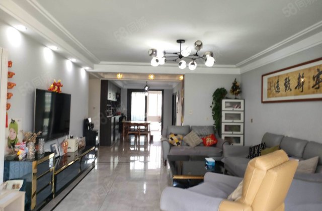 电梯洋房 阳光     精装鸿顺 区妇幼