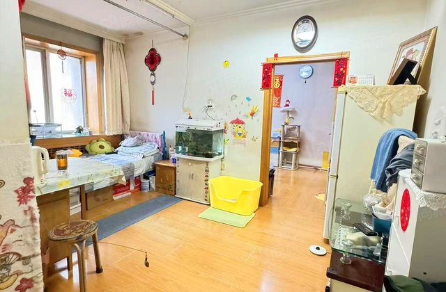 工程小区1室1厅48㎡29.8万二手房图片