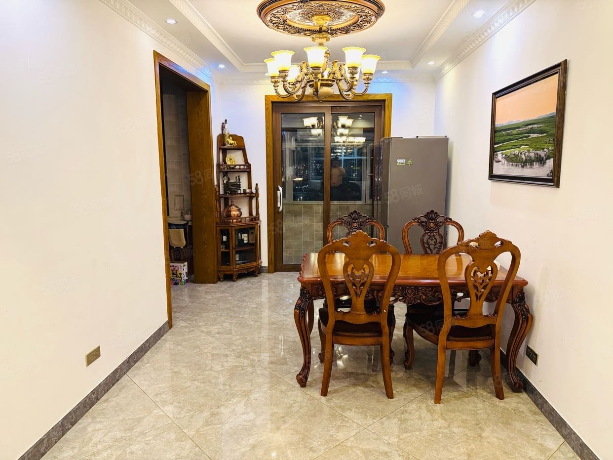 泽华润城3室2厅2卫151.38㎡南95.8万