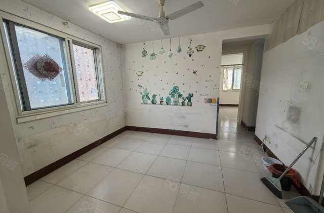 汽车总站邻 二楼~好停车 可5萬入住办完 阳光花园 市中心