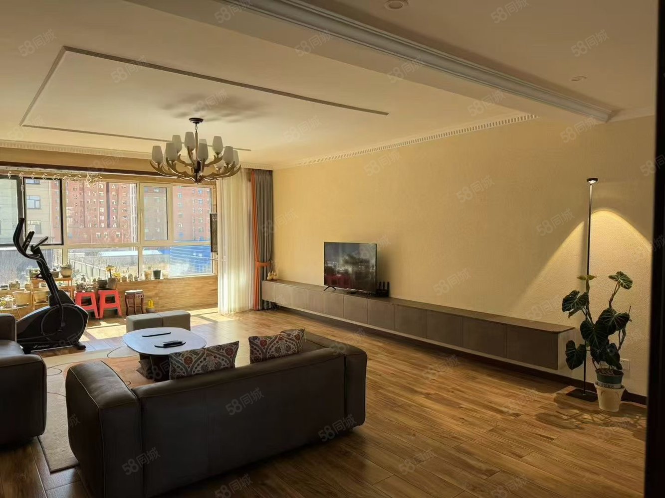 康裕新苑4室2厅2卫205㎡南北183万