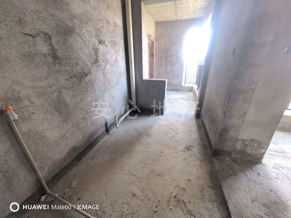 东湖花苑3室2厅1卫120㎡南北96万