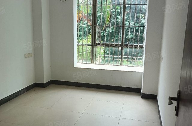 龙达花园3室2厅90㎡23.8万二手房图片