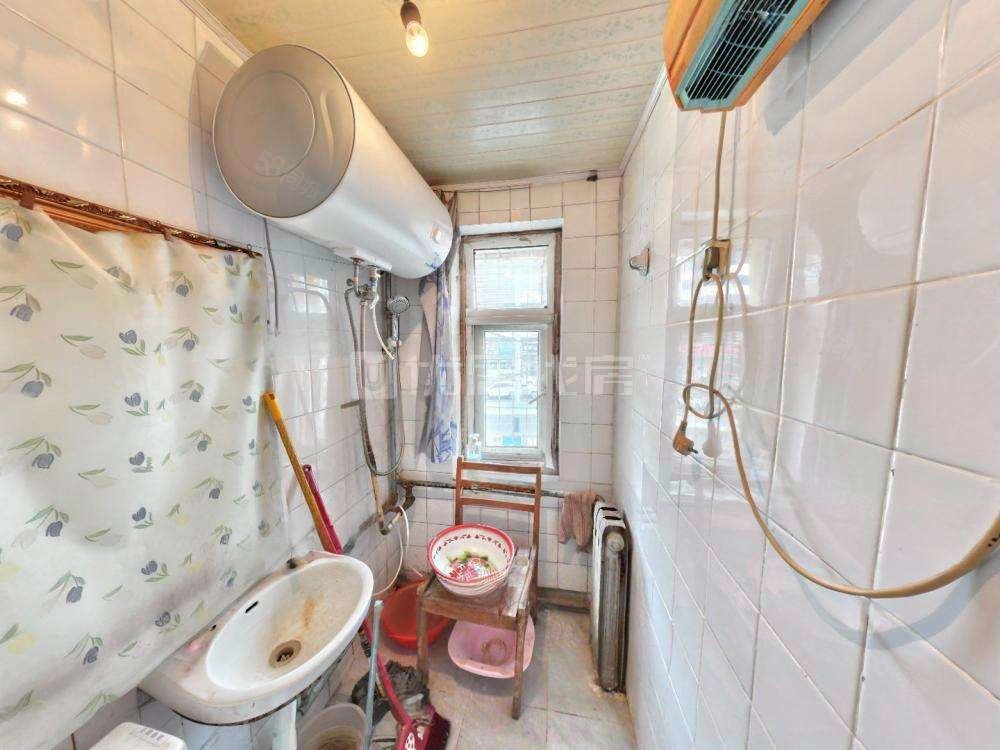 玉橋北里2室1廳1衛(wèi)57.9㎡東南138萬(wàn)