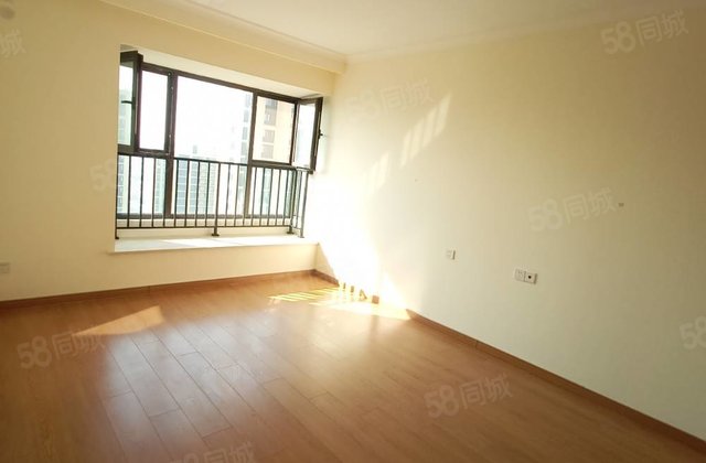 新房精装未住，3室2卫，集美壹品，好楼层，一线河景，书