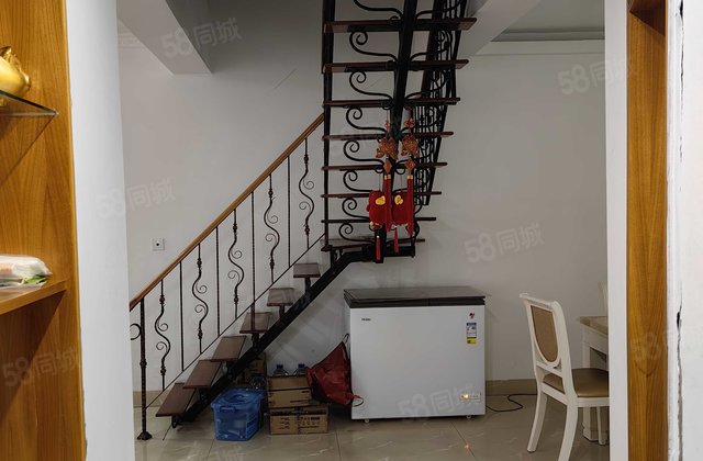 龙泉头小区4室2厅150㎡45万二手房图片