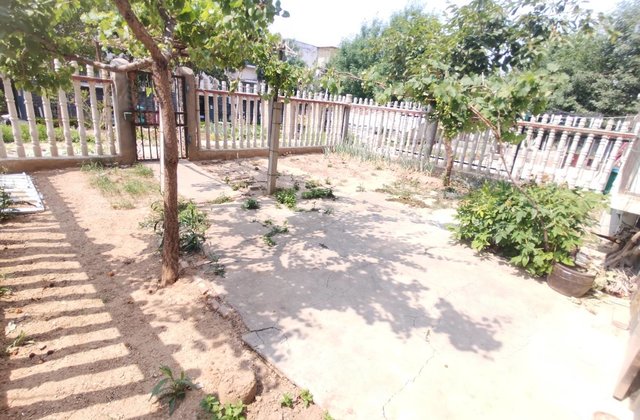 汽车站旁 一楼大院子 正规三室 商品地暖房 中华北苑 随时看