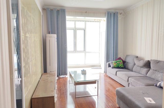 上文轩 东昌湖边电梯小高层 精装两室两厅