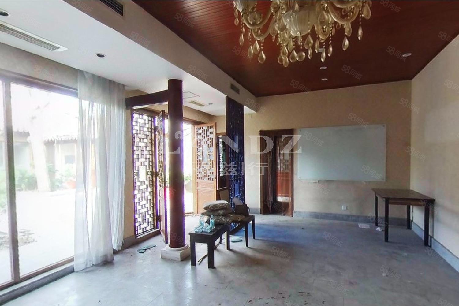 光明胡同小區(qū)1室1廳0衛(wèi)596㎡南15000萬