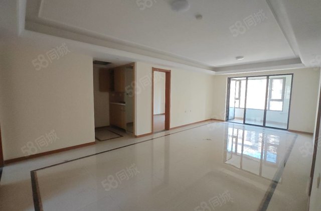 开发区电梯洋房东昌东 四室两卫 140平带车位储藏室免大税