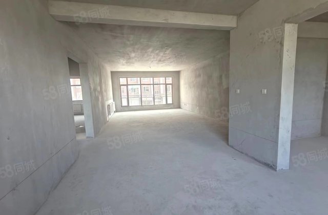依山美苑4室2厅214.75㎡95万二手房图片