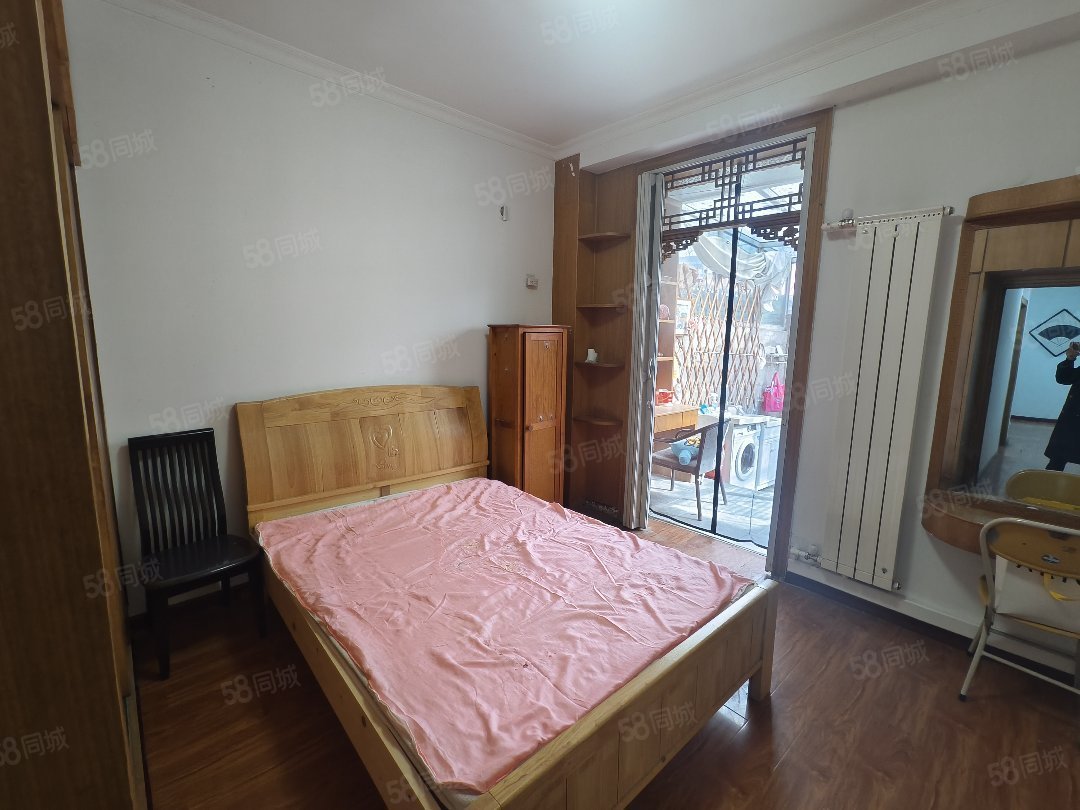 沿河小区2室2厅1卫60㎡南42万