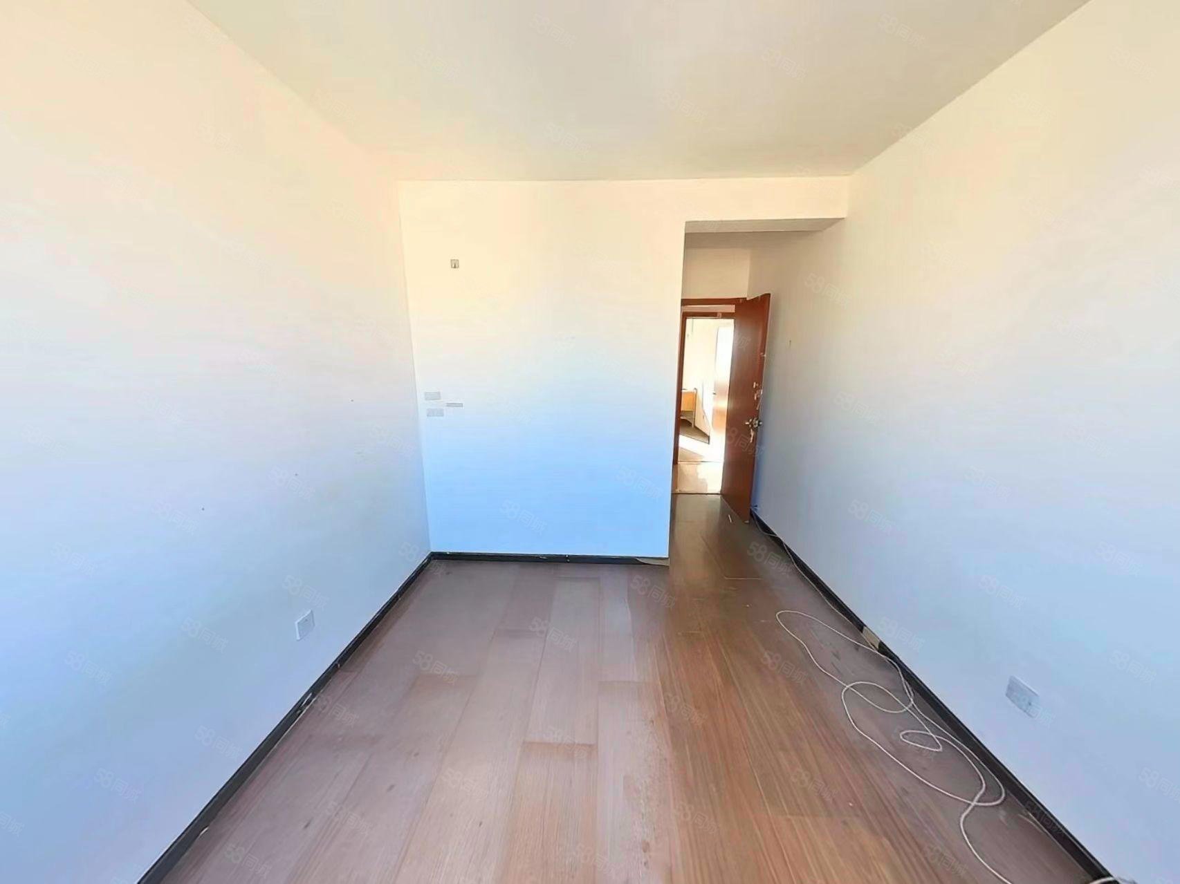 陽(yáng)光樂府3室2廳2衛(wèi)139.26㎡南北455萬