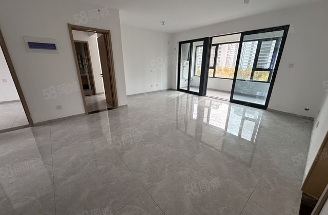 主房单价合    多星光理想城三室两卫带车位和储总99.8万