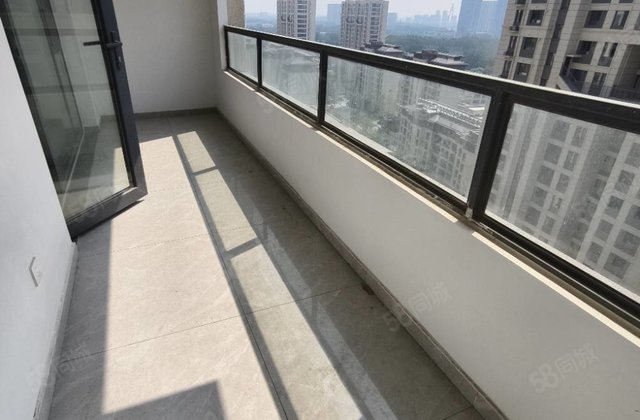 朗悦府87万   正规商品房 一手现房，三室两厅两卫带车位储