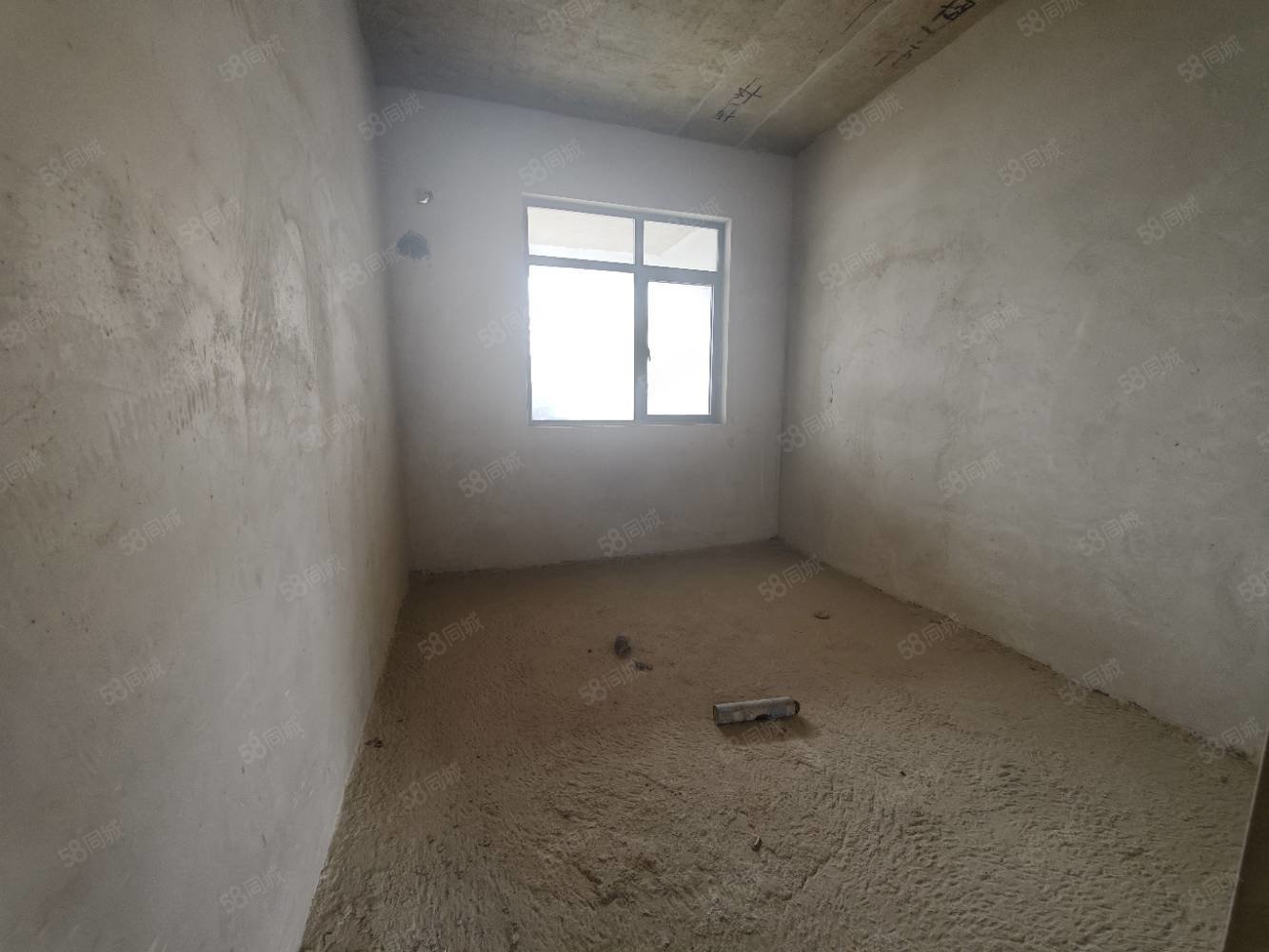 沁香园5室2厅2卫168㎡南北48.8万