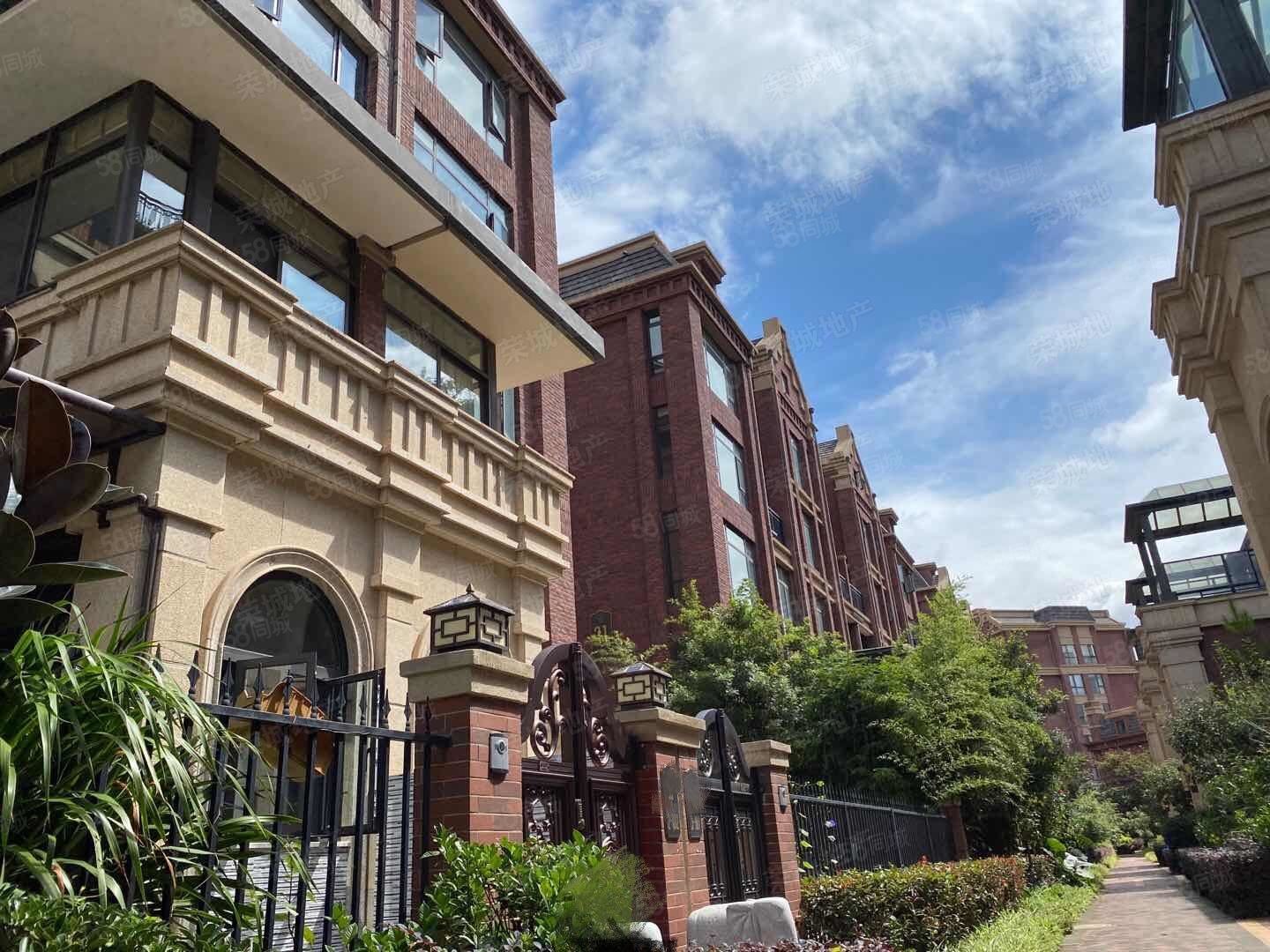 官房都铎城邦1号院4室2厅3卫286.39㎡西南603万