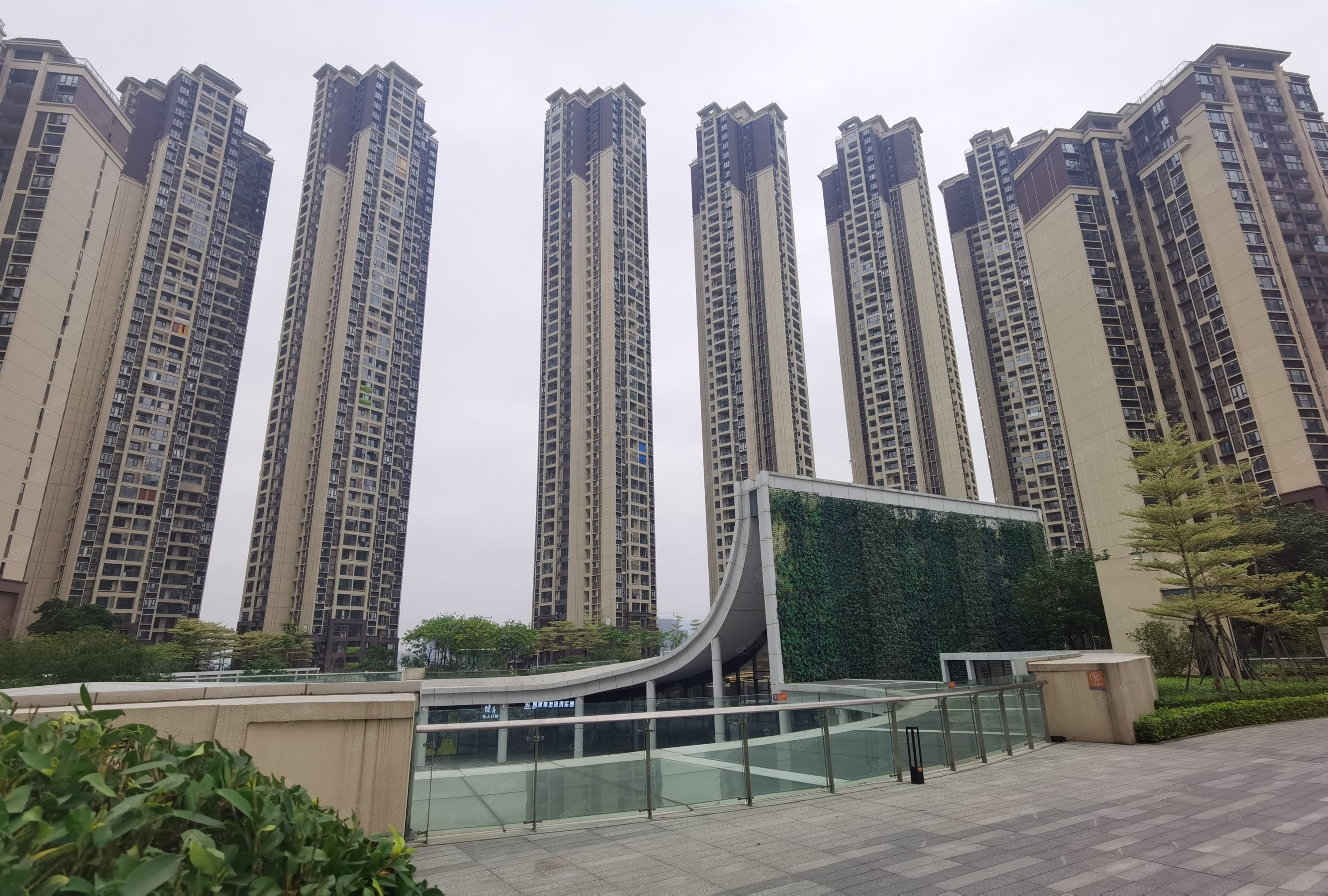 正南朝向 车位充足 有电梯 产权清晰 精装可拎包入住,品秀星图-广州58