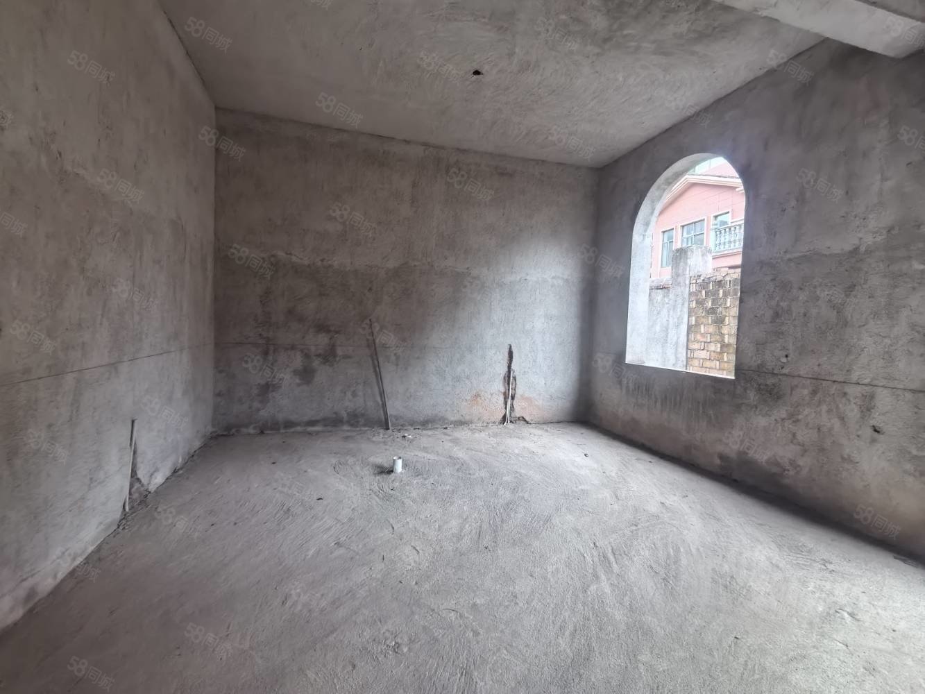 袁山西路别墅8室3厅3卫260㎡南北169万